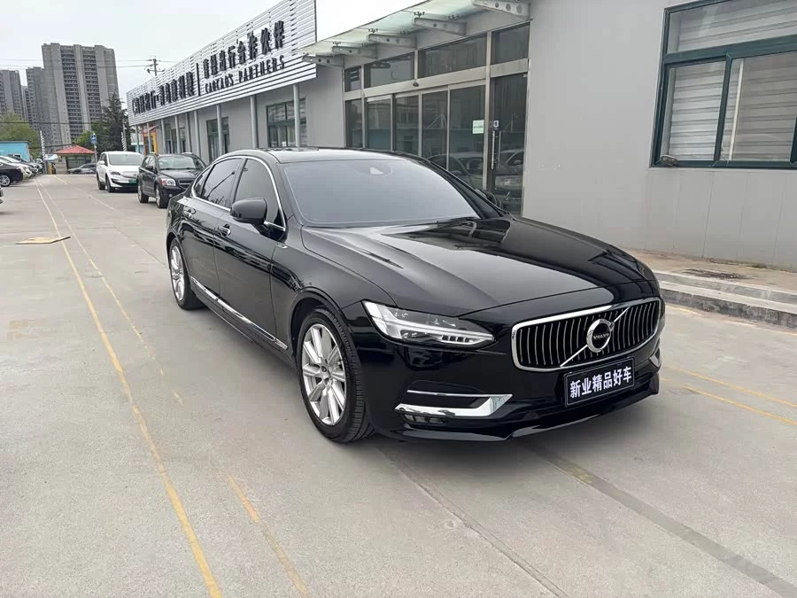 Volvo S90