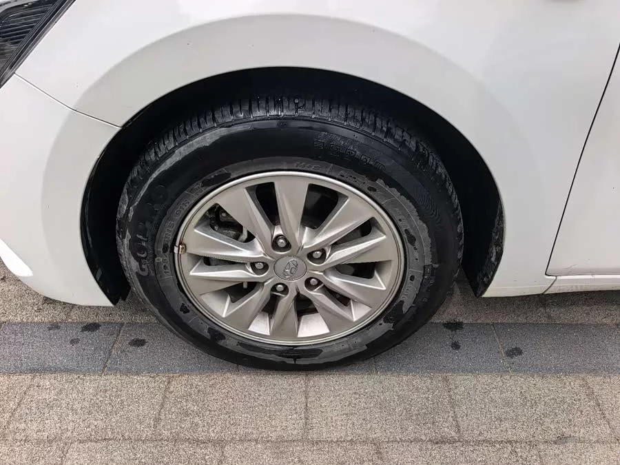 Hyundai Elantra / Celesta