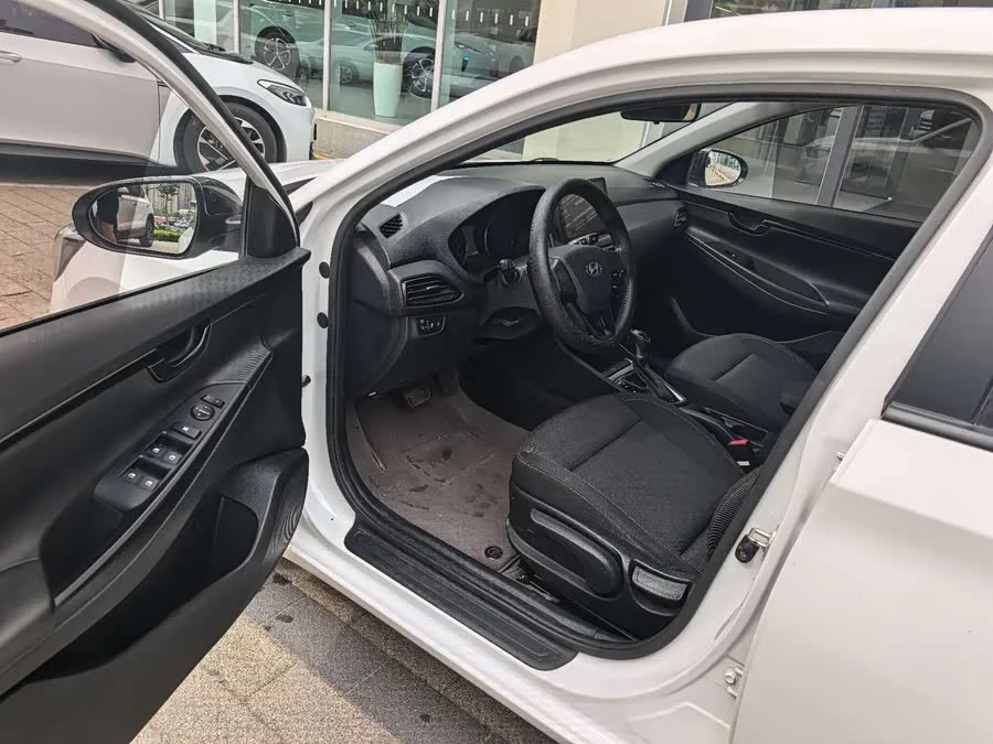 Hyundai Elantra / Celesta