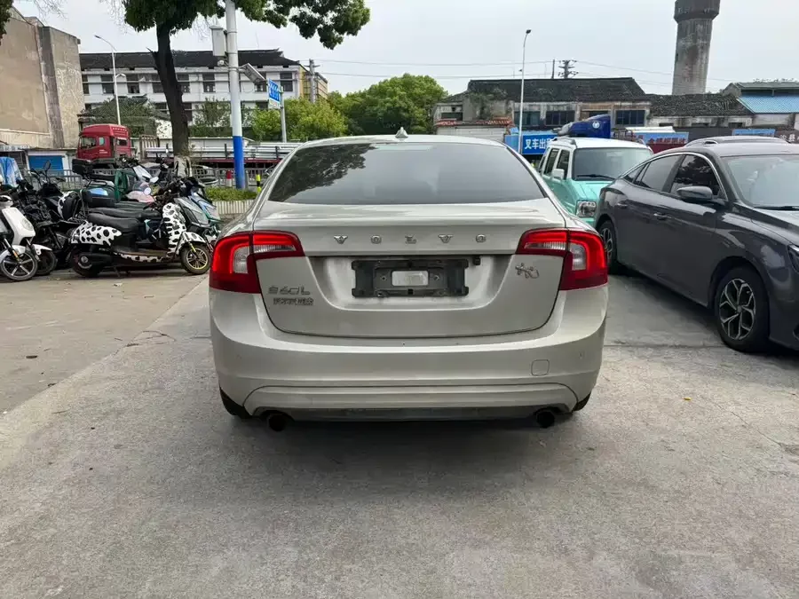 Volvo S60