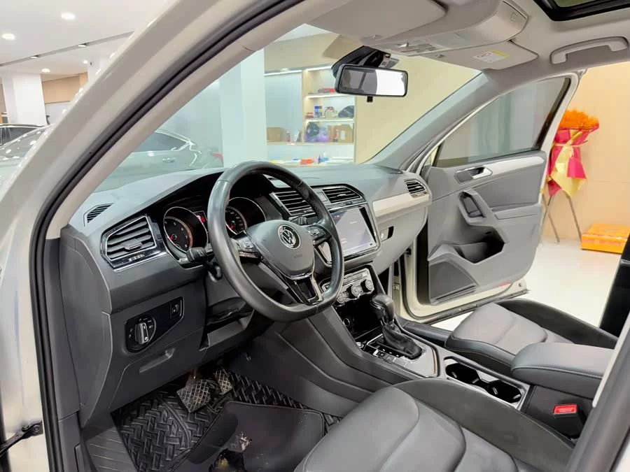 Volkswagen Tiguan L