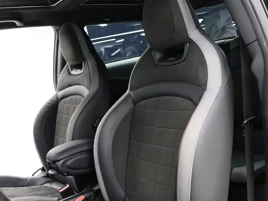 MINI JCW
