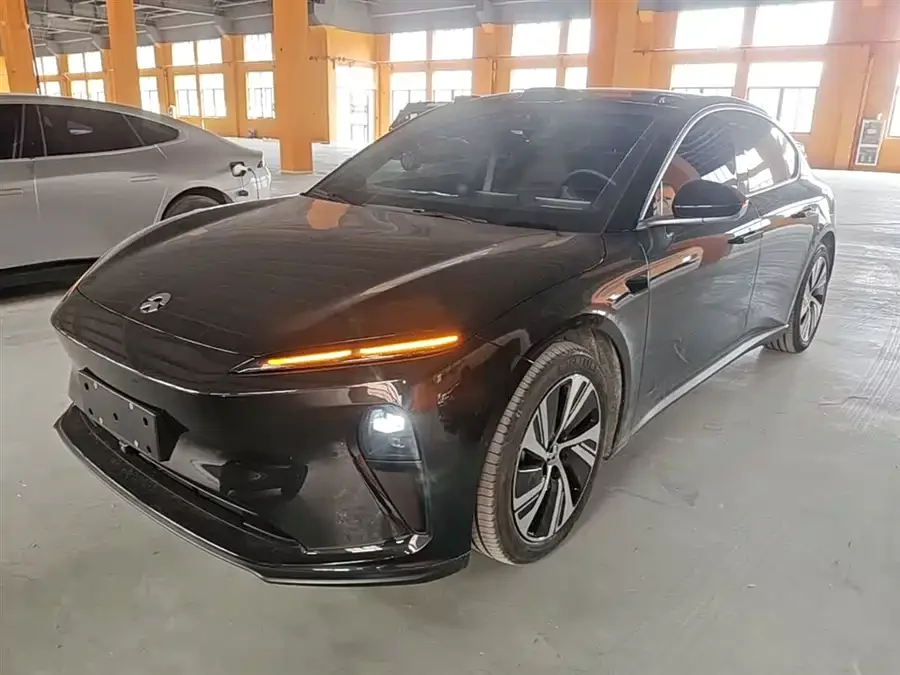 NIO ET5