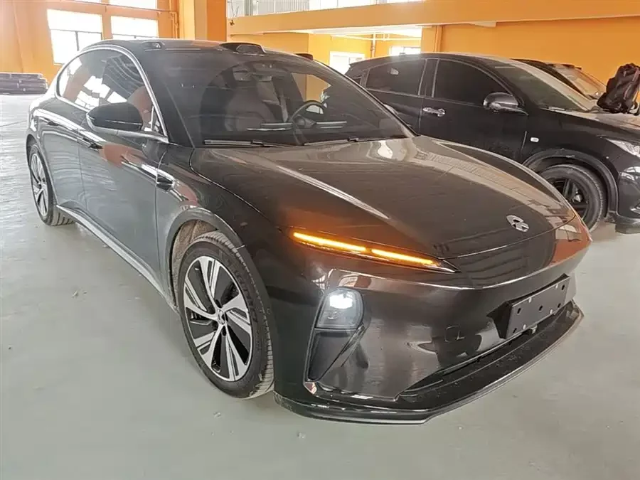 NIO ET5