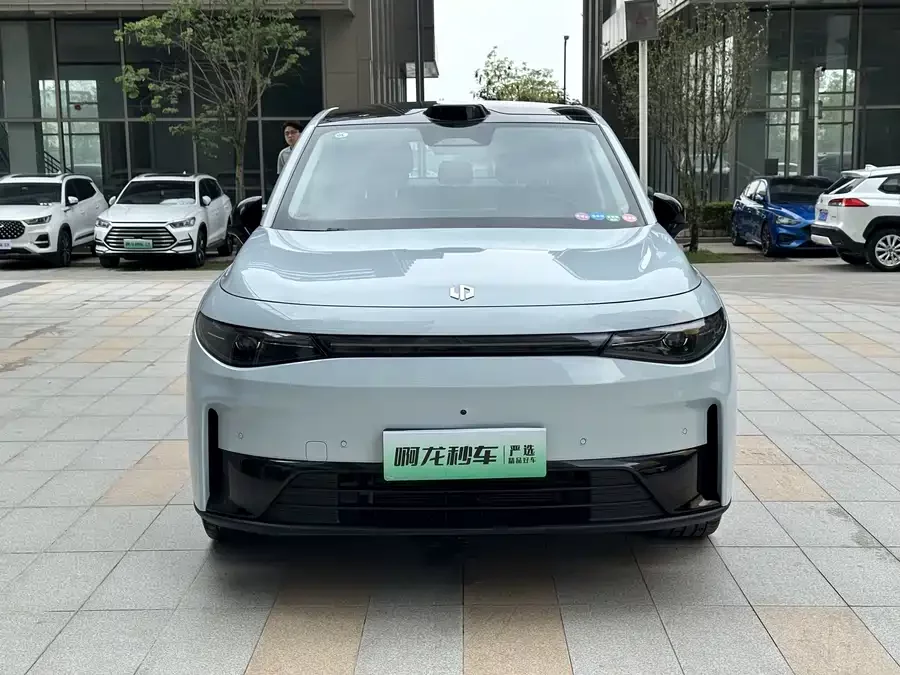 Leapmotor C10