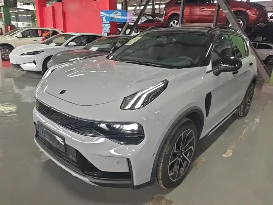 Lynk & Co 01 EM-P
