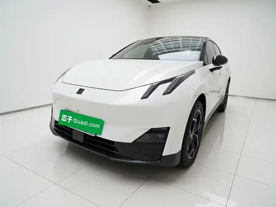 Lynk & Co Z20