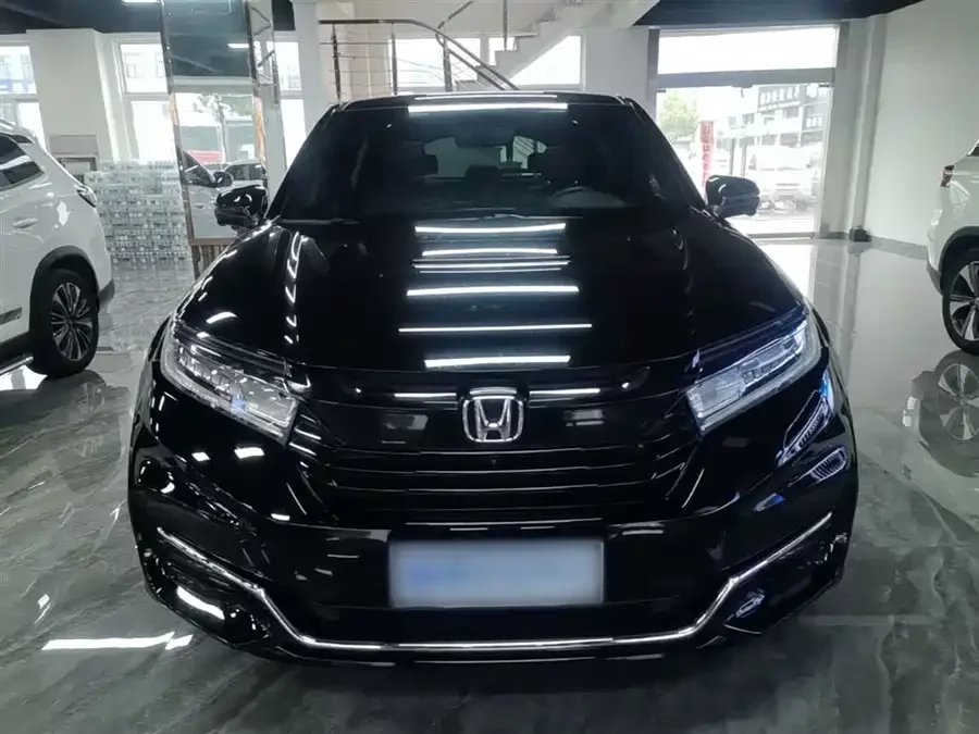 Honda Crown Road