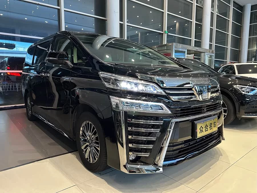 Toyota Crown Vellfire