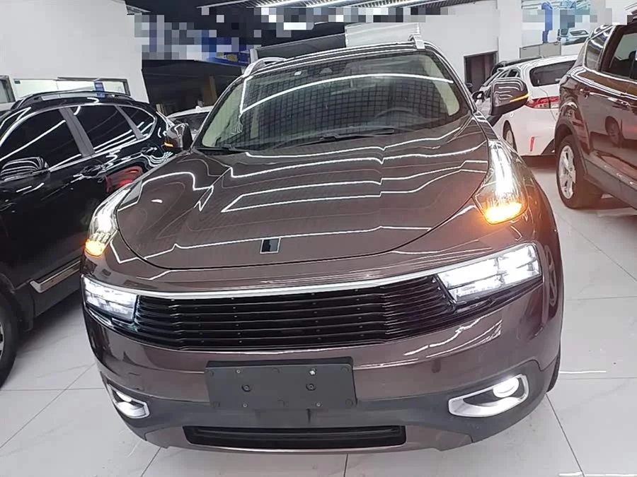Lynk & Co 01