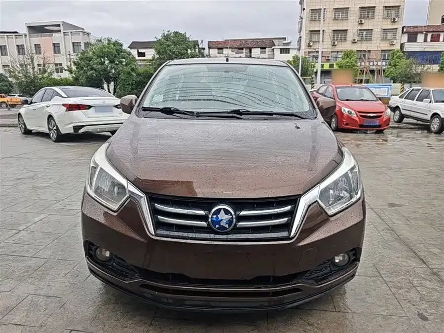 Venucia R50