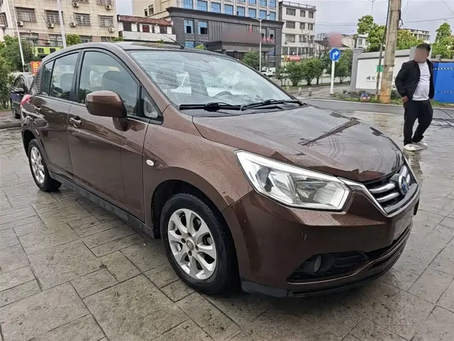 Venucia R50