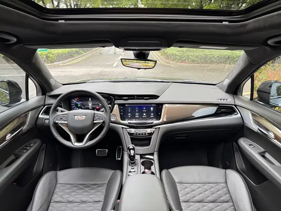 Cadillac XT6