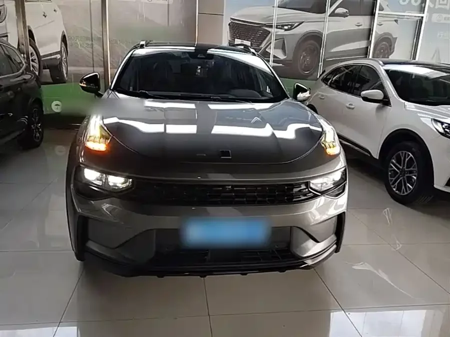 Lynk & Co 01