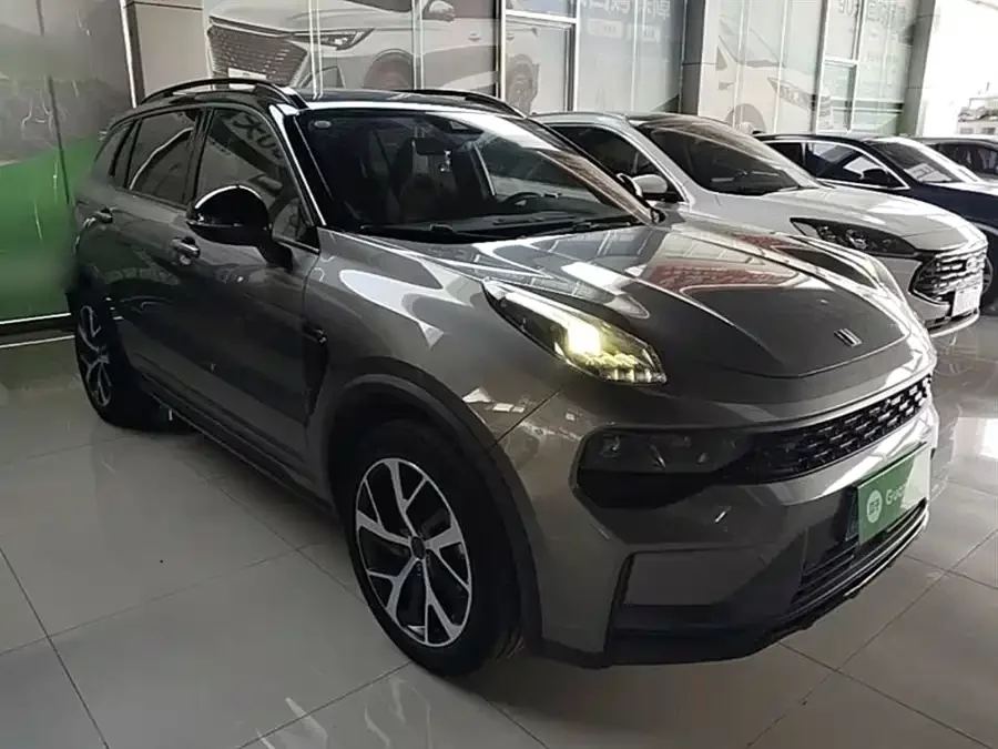 Lynk & Co 01