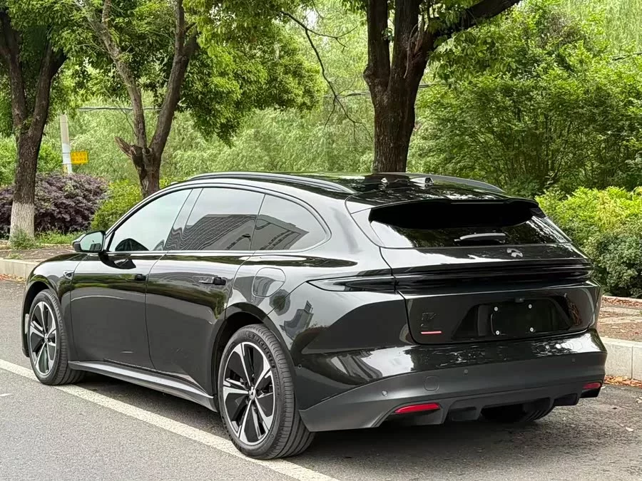 NIO ET5T