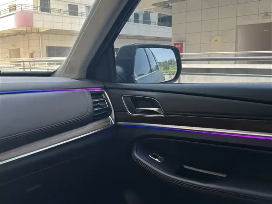 Roewe RX8
