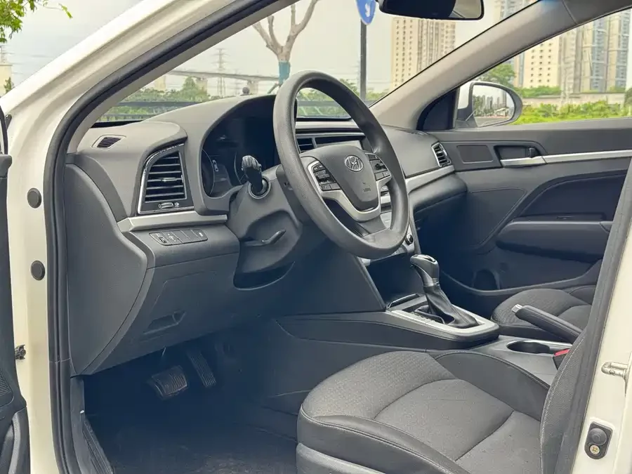 Hyundai elantra