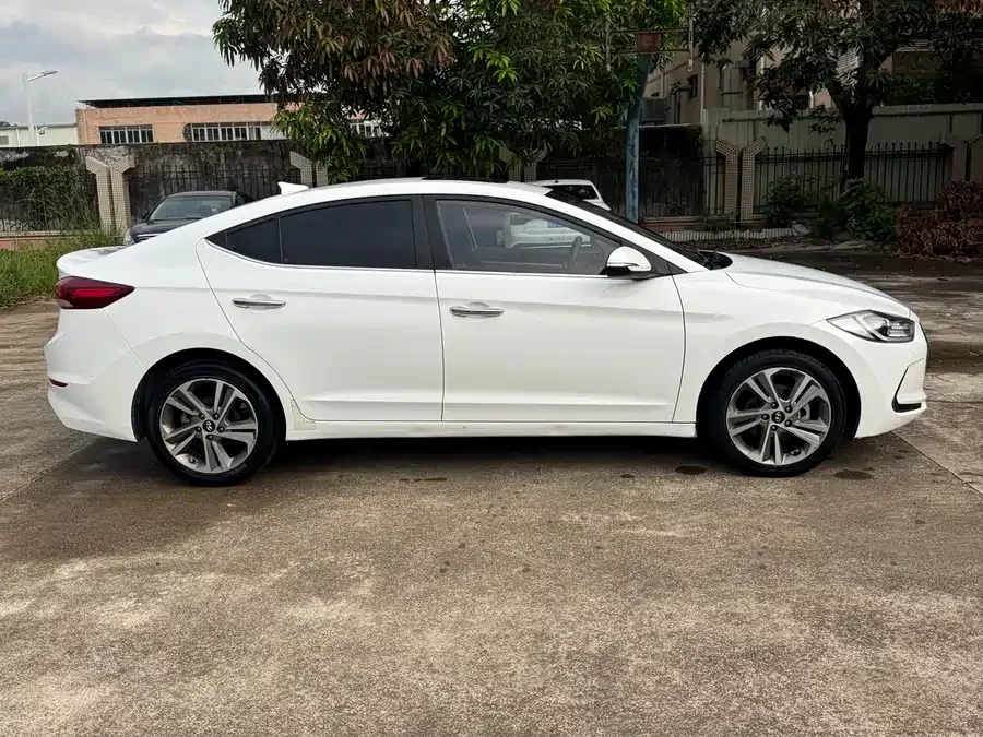 Hyundai elantra