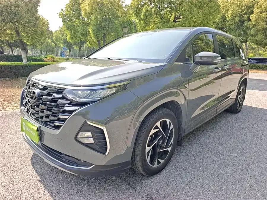 Hyundai Custo