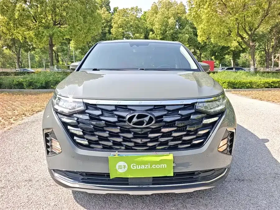 Hyundai Custo