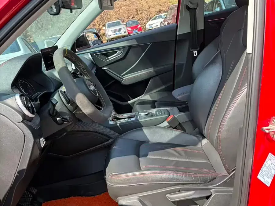 Audi Q2L