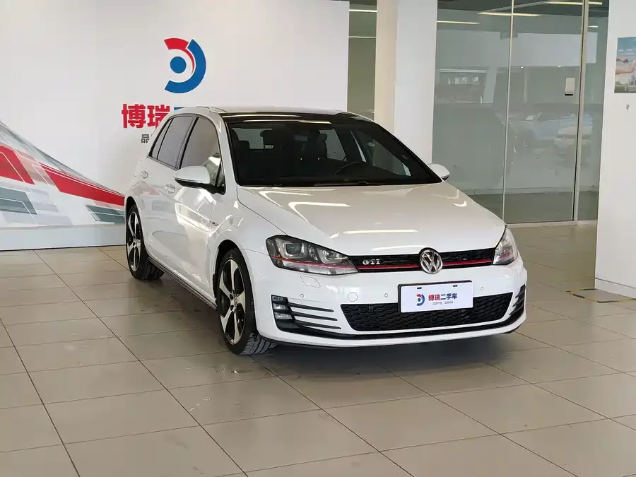 Volkswagen Golf GTI