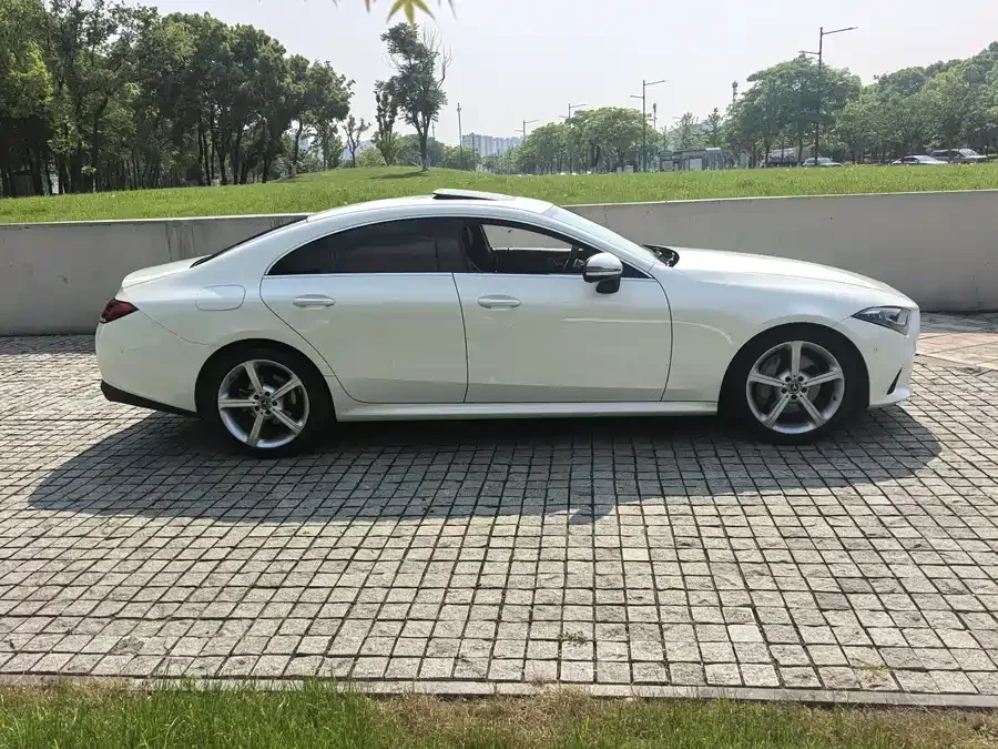 Mercedes Benz CLS