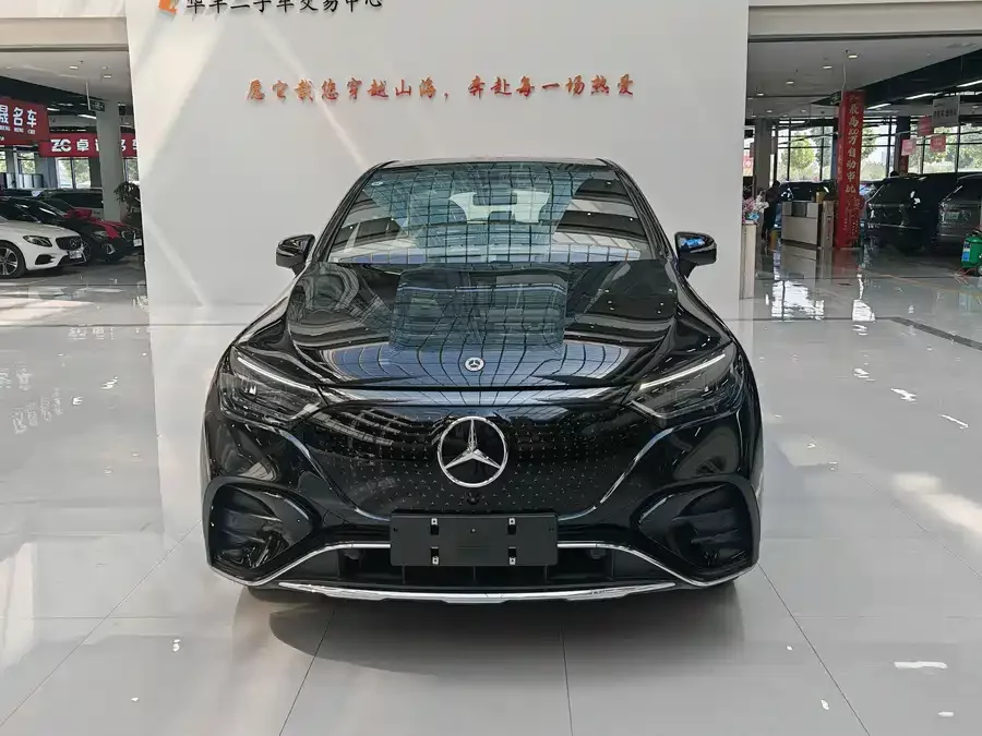 Mercedes Benz EQE SUV