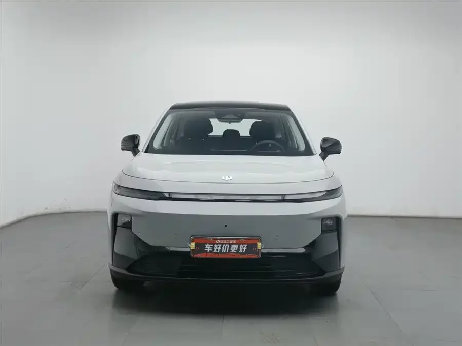 Leapmotor B10