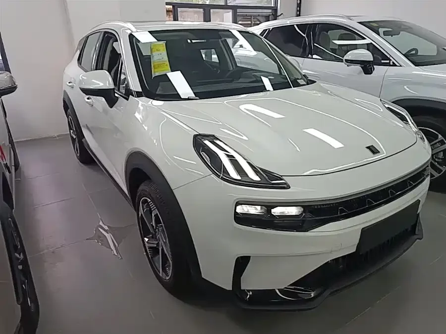 Lynk & Co 06 EM-P
