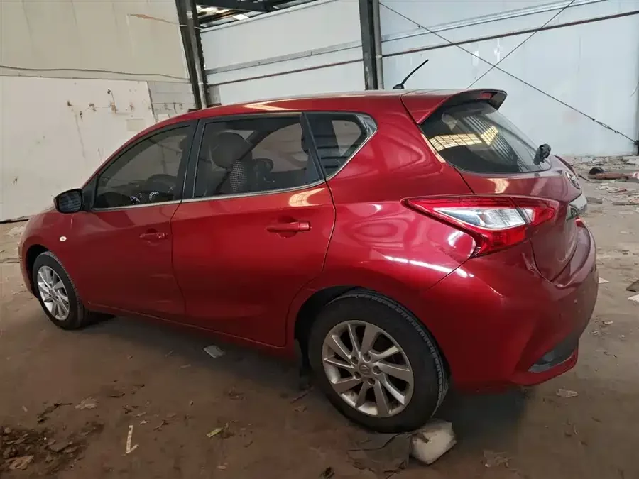 Nissan Tiida
