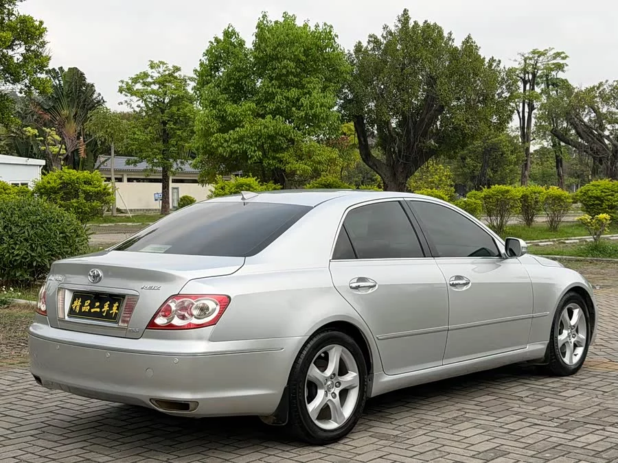 Toyota Reiz