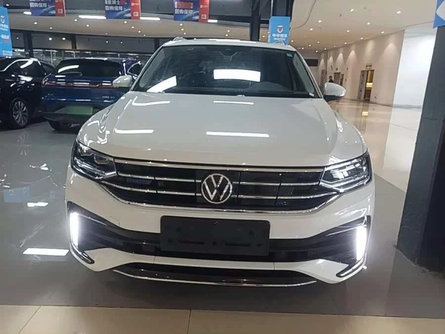 Volkswagen Tiguan L plug-in hybrid