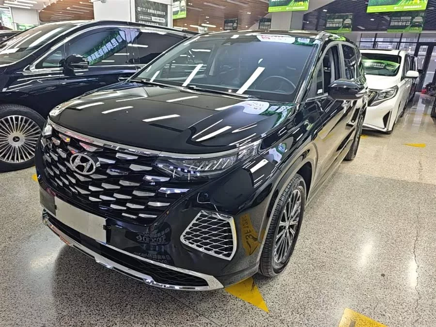 Hyundai Custo