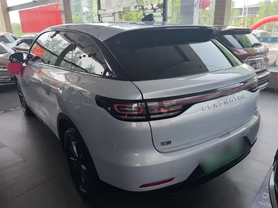 Leapmotor C11