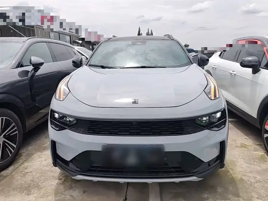Lynk & Co 01