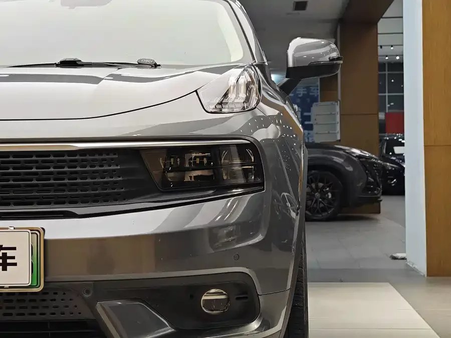 Lynk & Co 01 EM-P