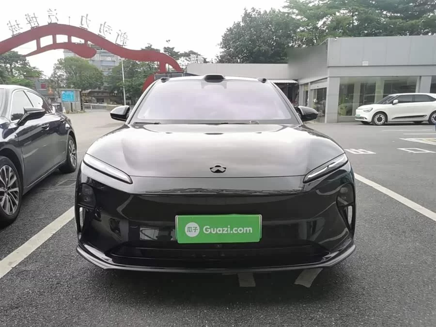 NIO ET5