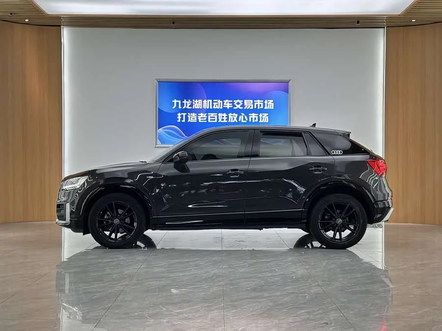 Audi Q2L