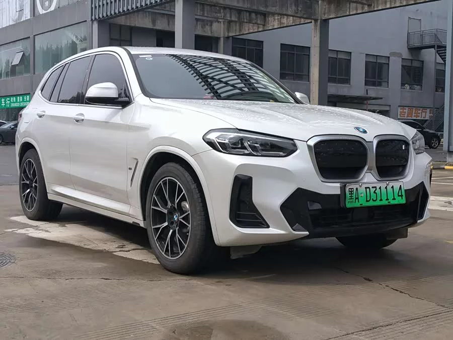 BMW iX3