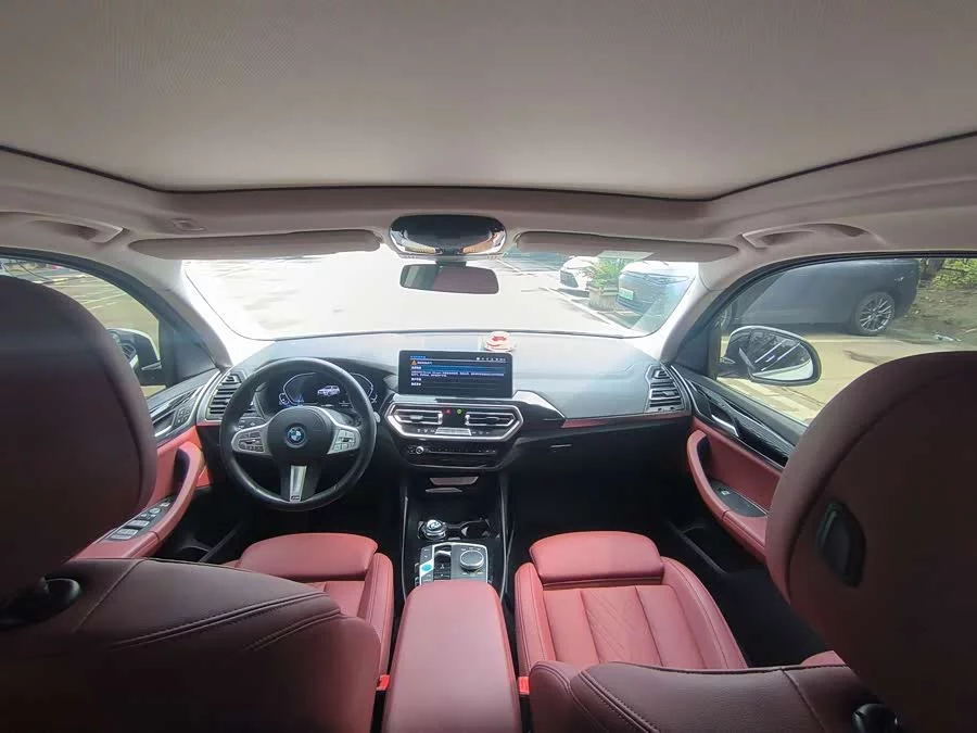 BMW iX3