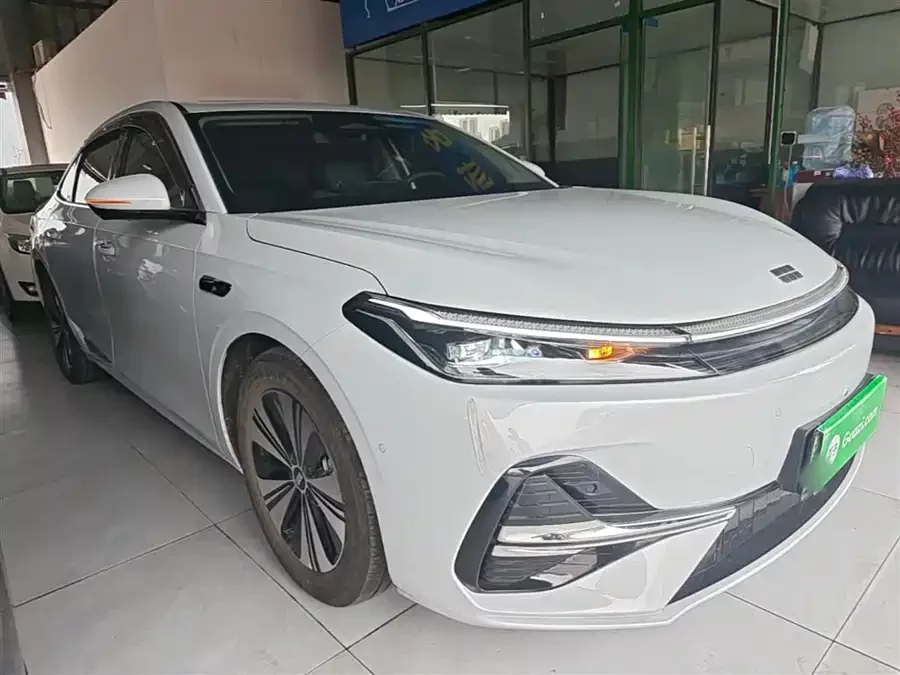 Geely Galaxy A7 EM