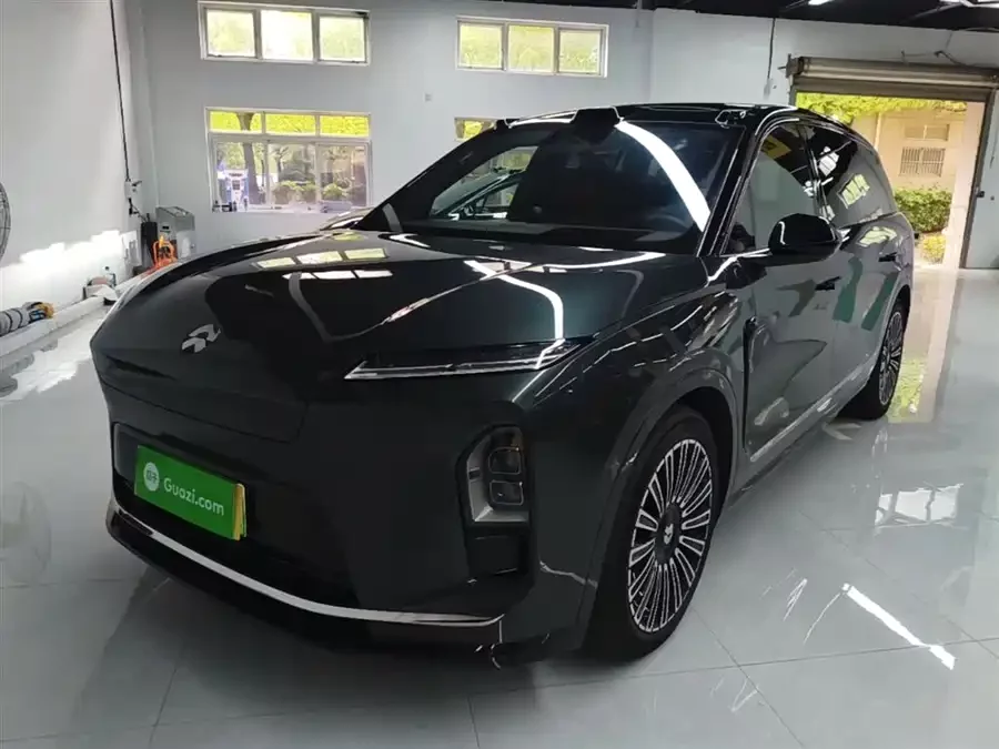 NIO ES8