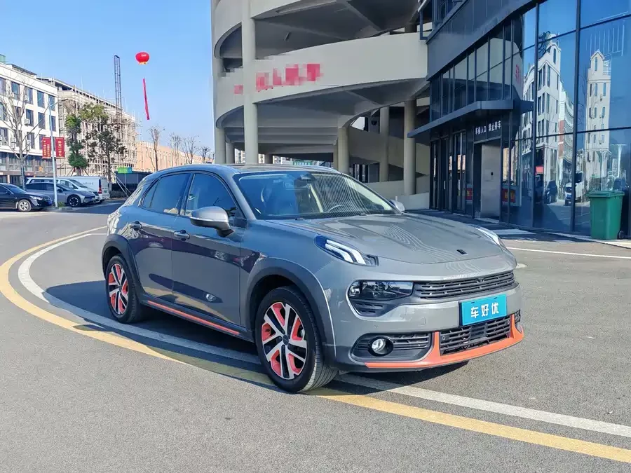 Lynk & Co 02