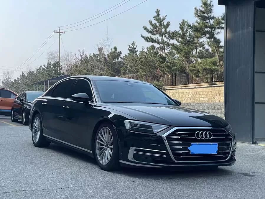 Audi A8