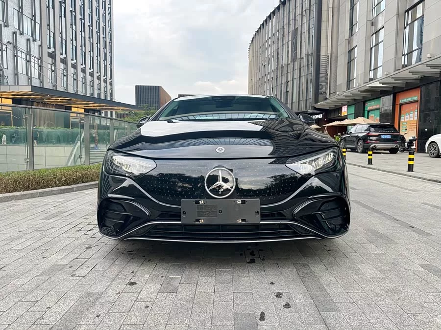 Mercedes Benz EQE