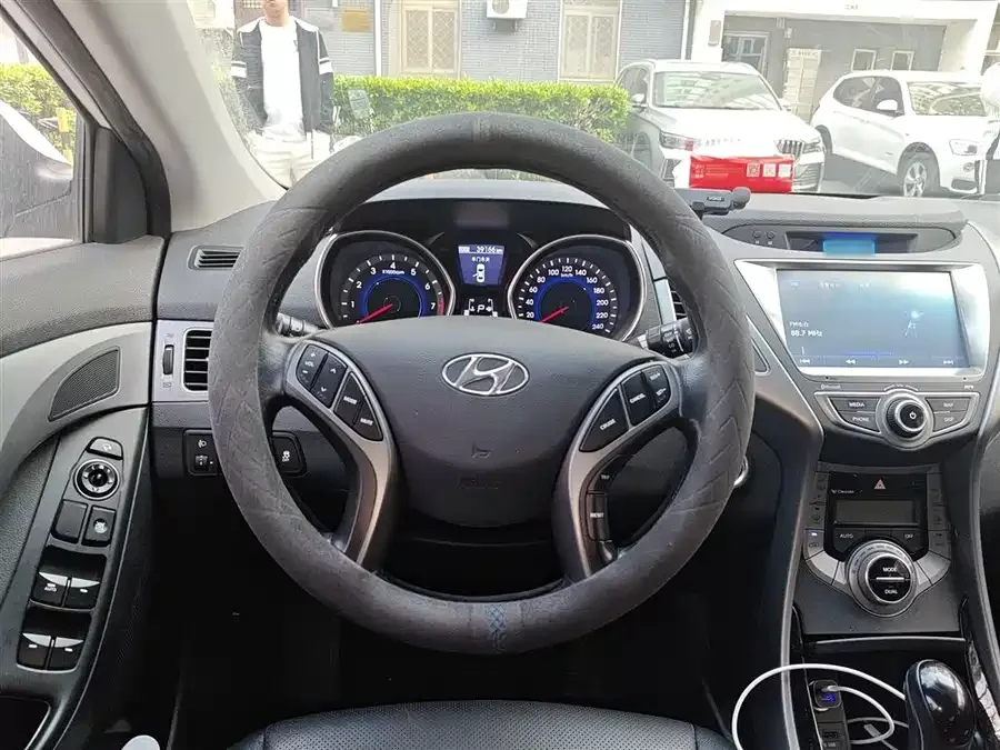 Hyundai Elantra