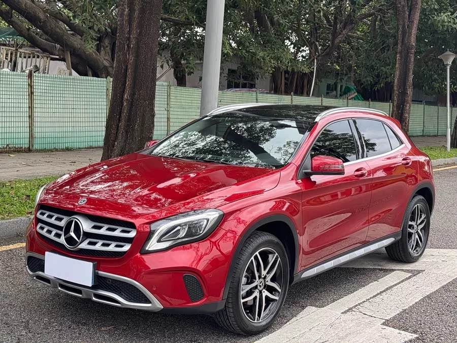 Mercedes Benz GLA