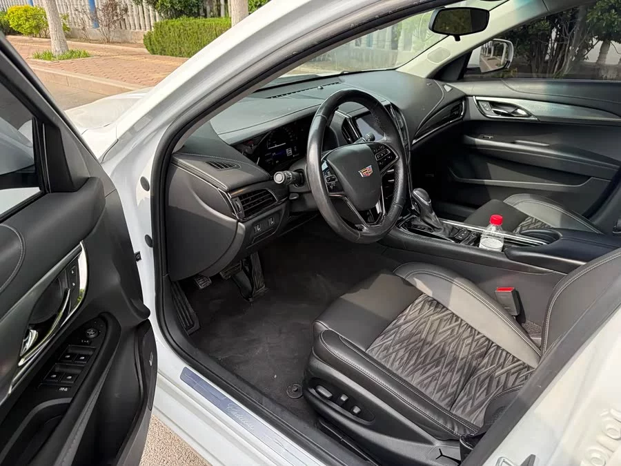 Cadillac ATS-L